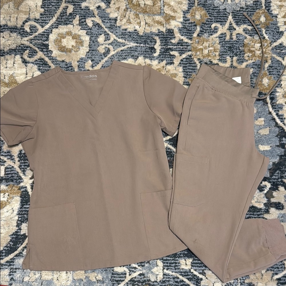 Mandala Scub set with joggers Size XS/P
